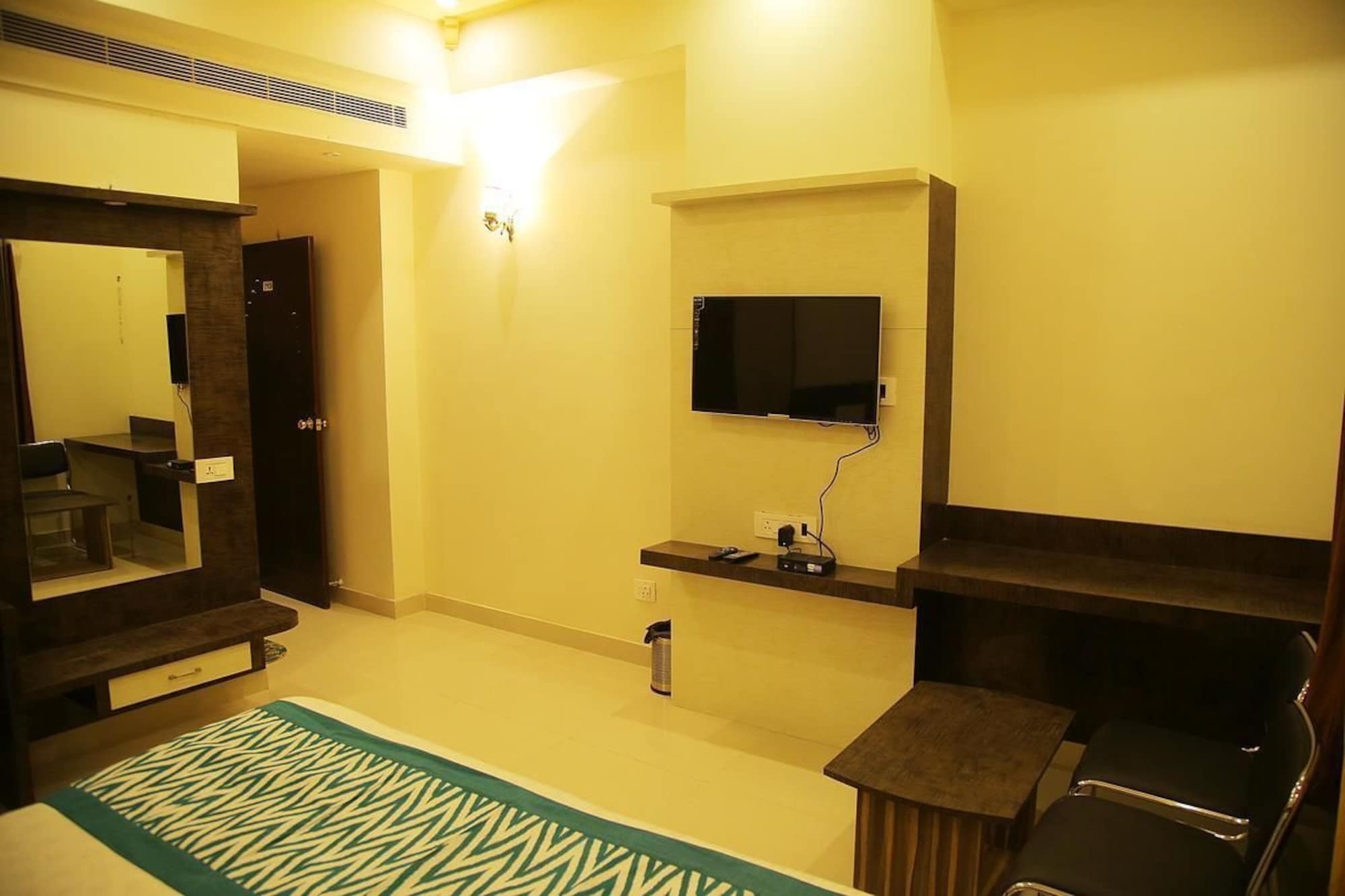 Tulip Le Grand Hotel Udaipur Eksteriør billede