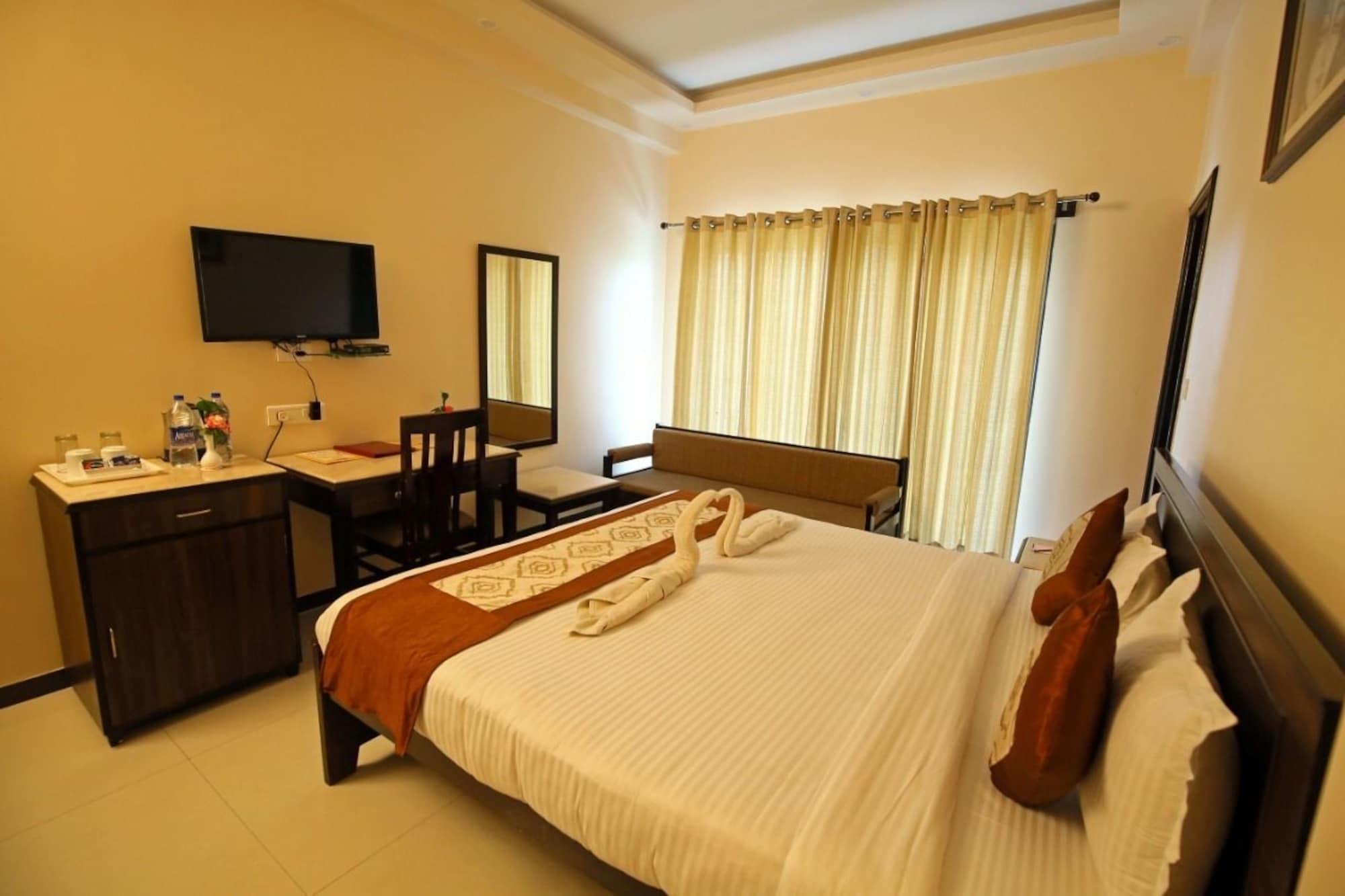 Tulip Le Grand Hotel Udaipur Eksteriør billede